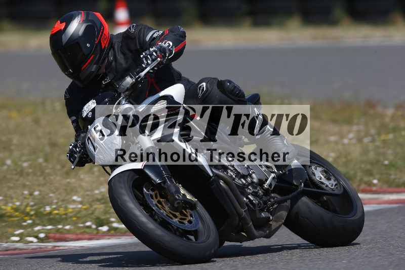 Archiv-2023/28 05.06.2023 Moto Club Anneau du Rhin/blanc-novice/25